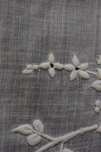 アンティークレース　dentelle ancienne 刺繍ハンカチ　素材、観賞用