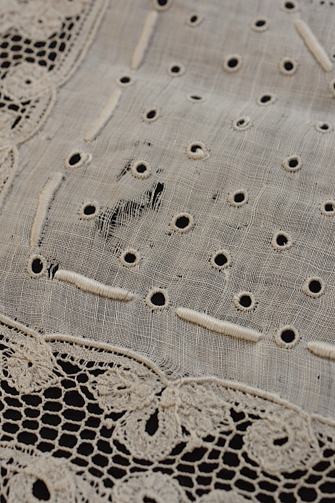 アンティークレース　dentelle ancienne 刺繍ハギレ