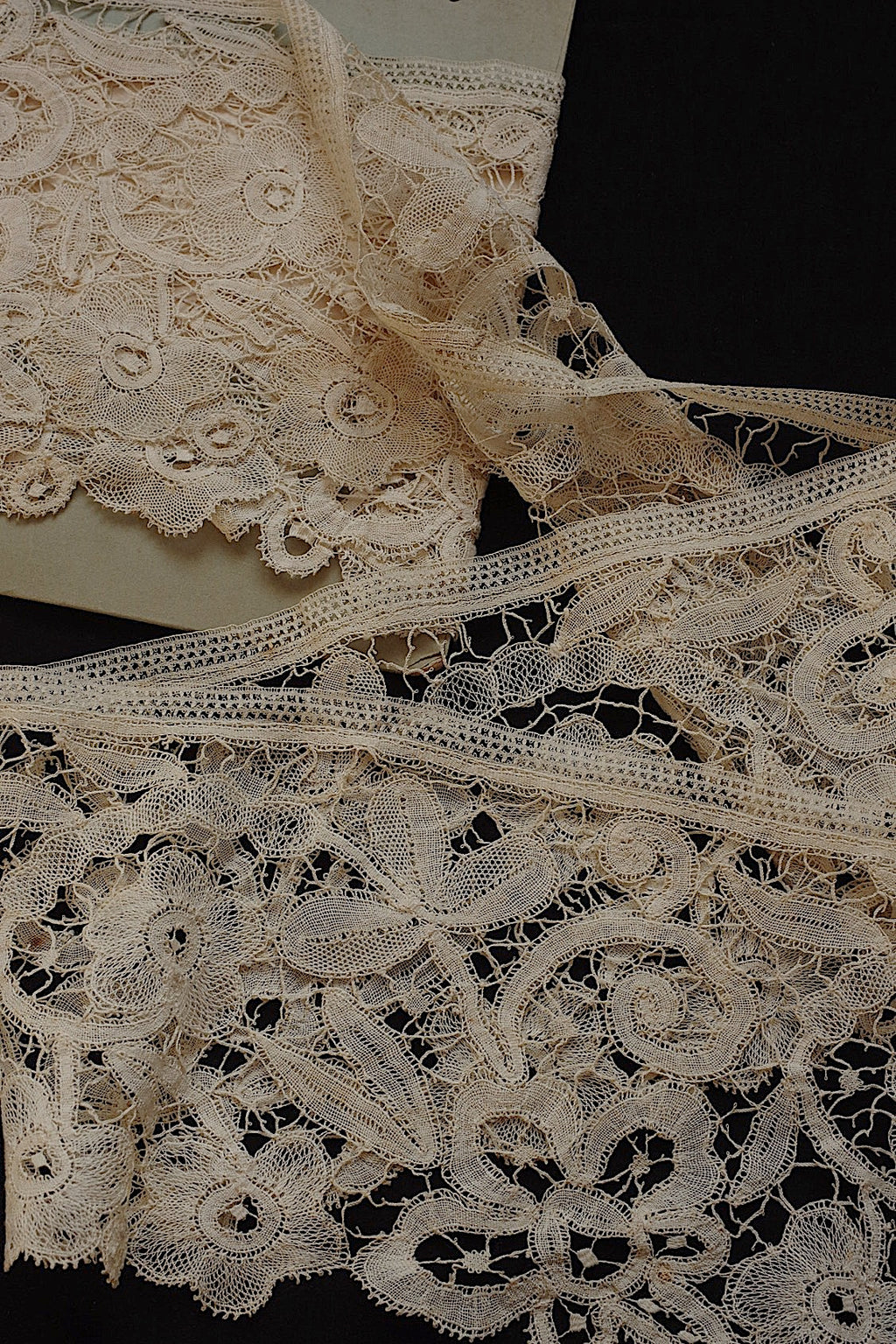 アンティークレース　dentelle ancienne ボビンレース