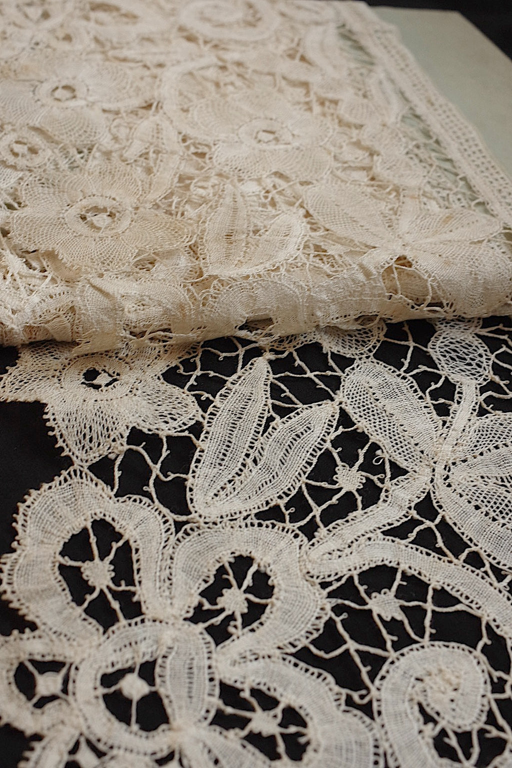 アンティークレース　dentelle ancienne ボビンレース