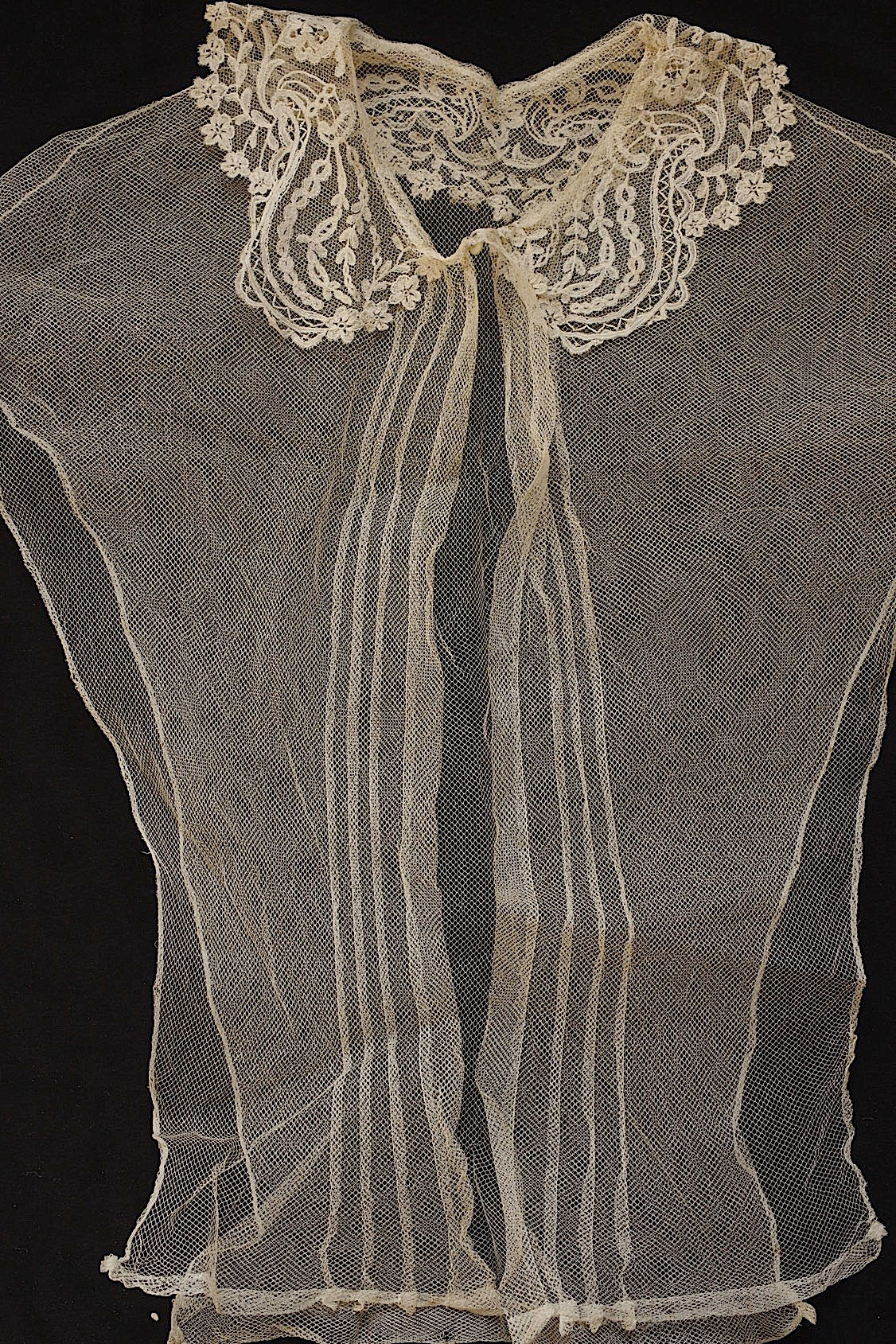 アンティークレース　dentelle ancienne plastron 2つ