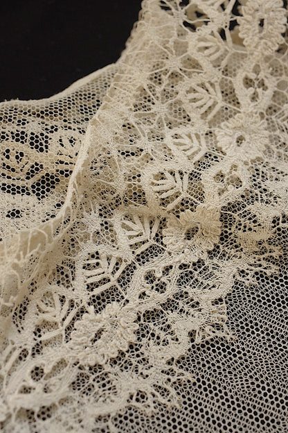 アンティークレース　dentelle ancienne plastron 2つ