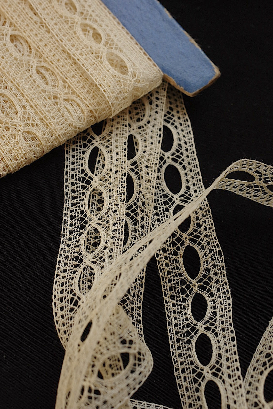 アンティークレース　dentelle ancienne ２種