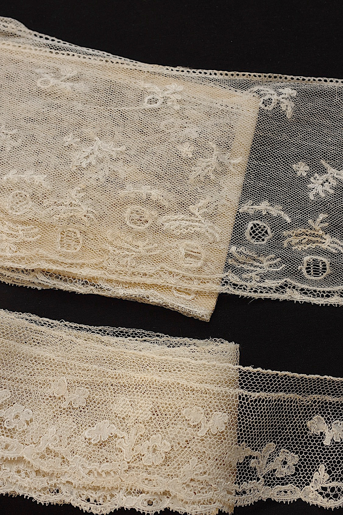 アンティークレース　dentelle ancienne 　２種