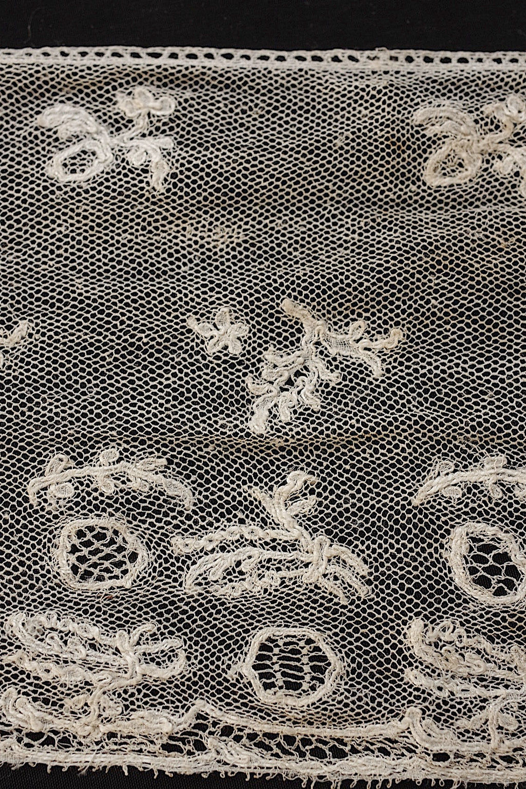 アンティークレース　dentelle ancienne 　２種