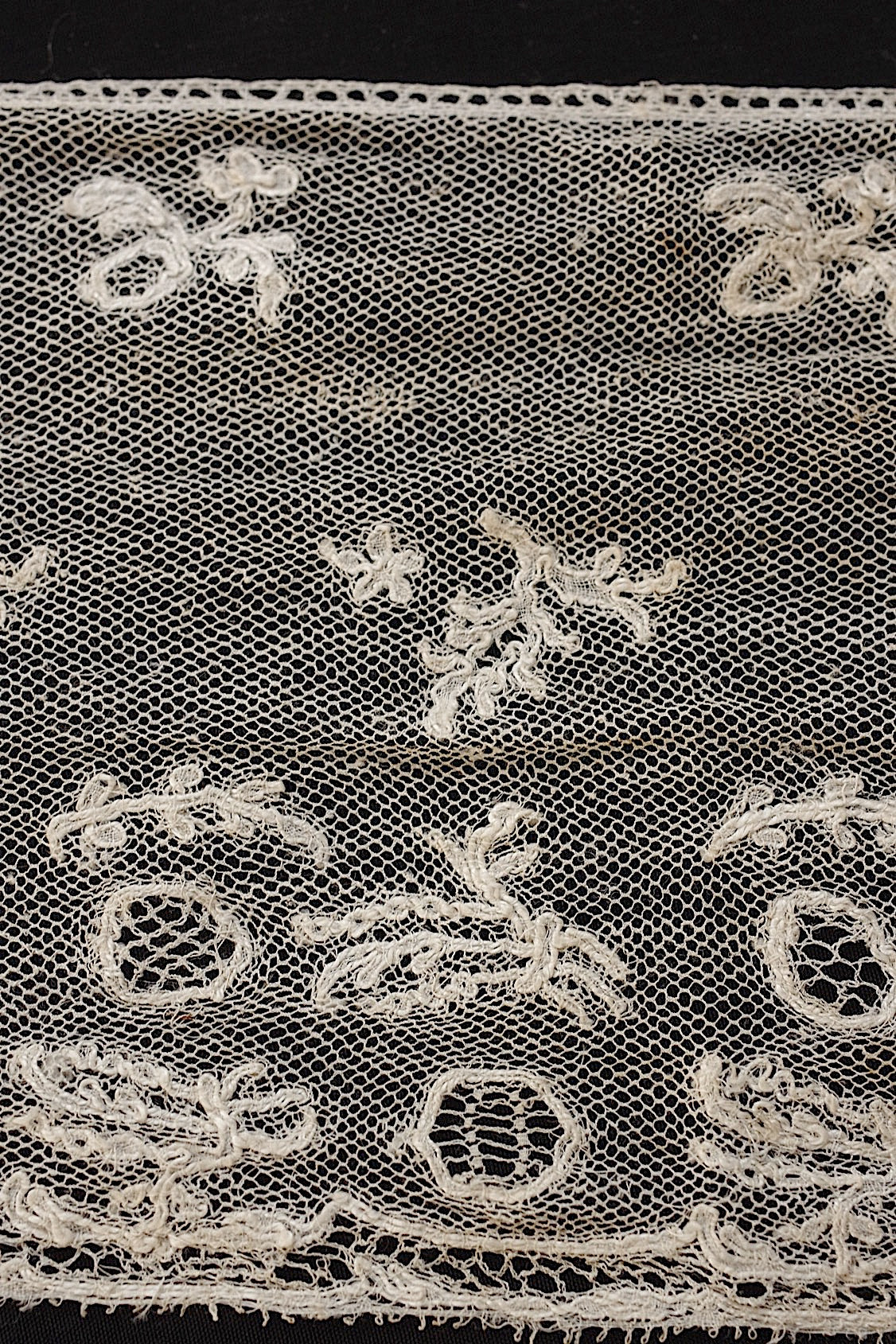 アンティークレース　dentelle ancienne 　２種