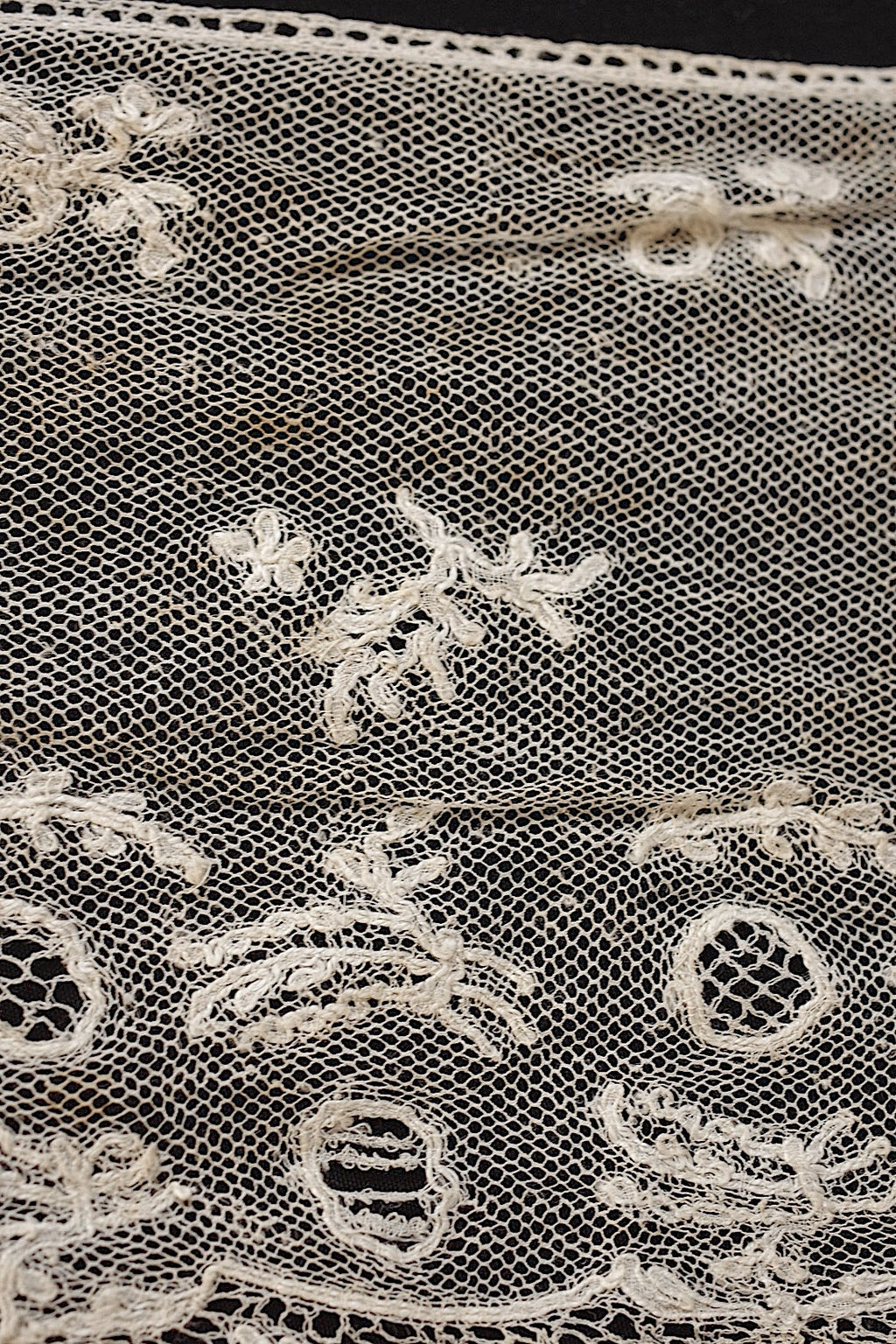 アンティークレース　dentelle ancienne 　２種