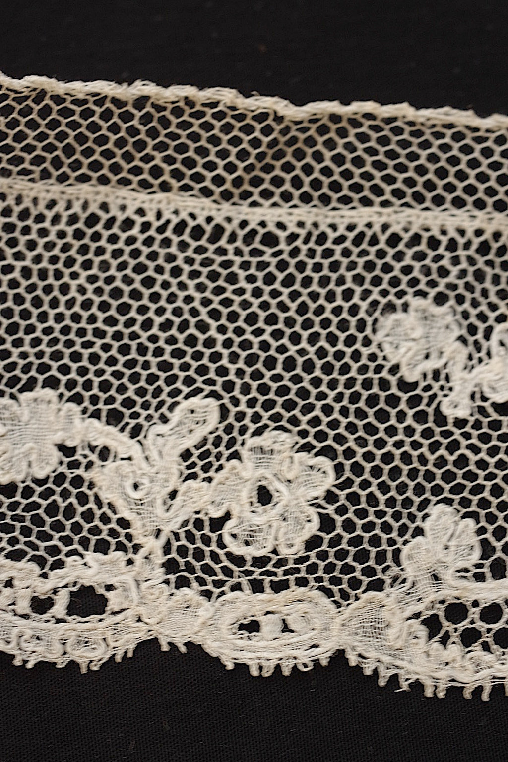 アンティークレース　dentelle ancienne 　２種