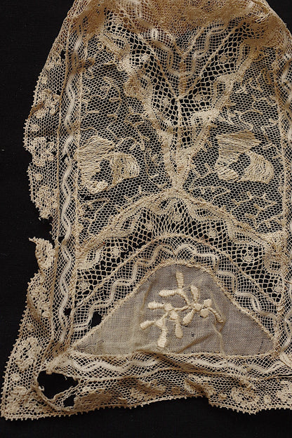アンティークレース　dentelle ancienne 　ハギレ２種