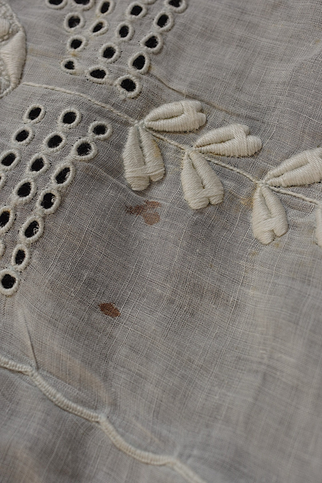 アンティークレース　dentelle ancienne 　刺繍生地
