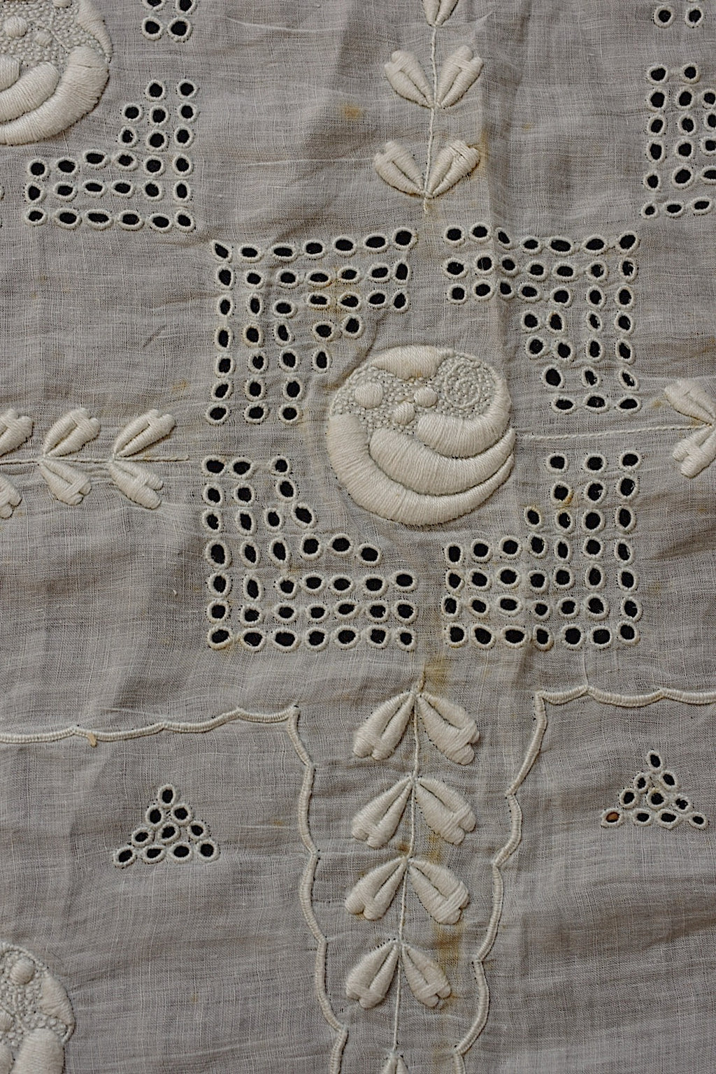 アンティークレース　dentelle ancienne 　刺繍生地