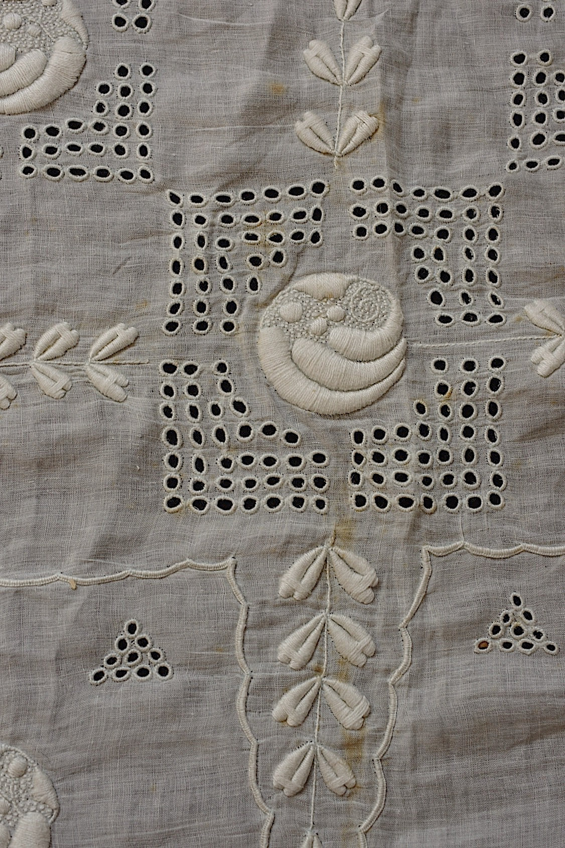 アンティークレース　dentelle ancienne 　刺繍生地