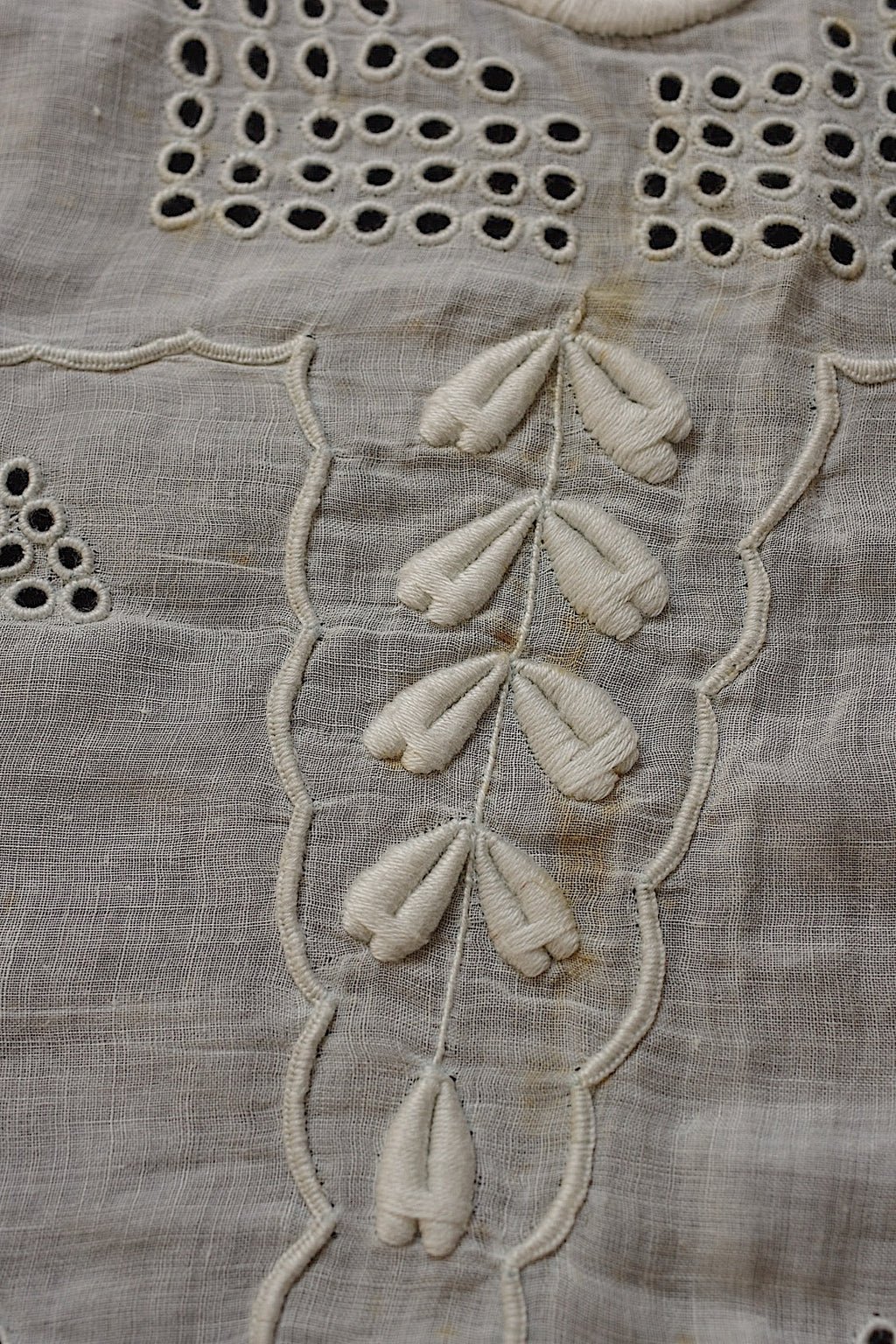 アンティークレース　dentelle ancienne 　刺繍生地