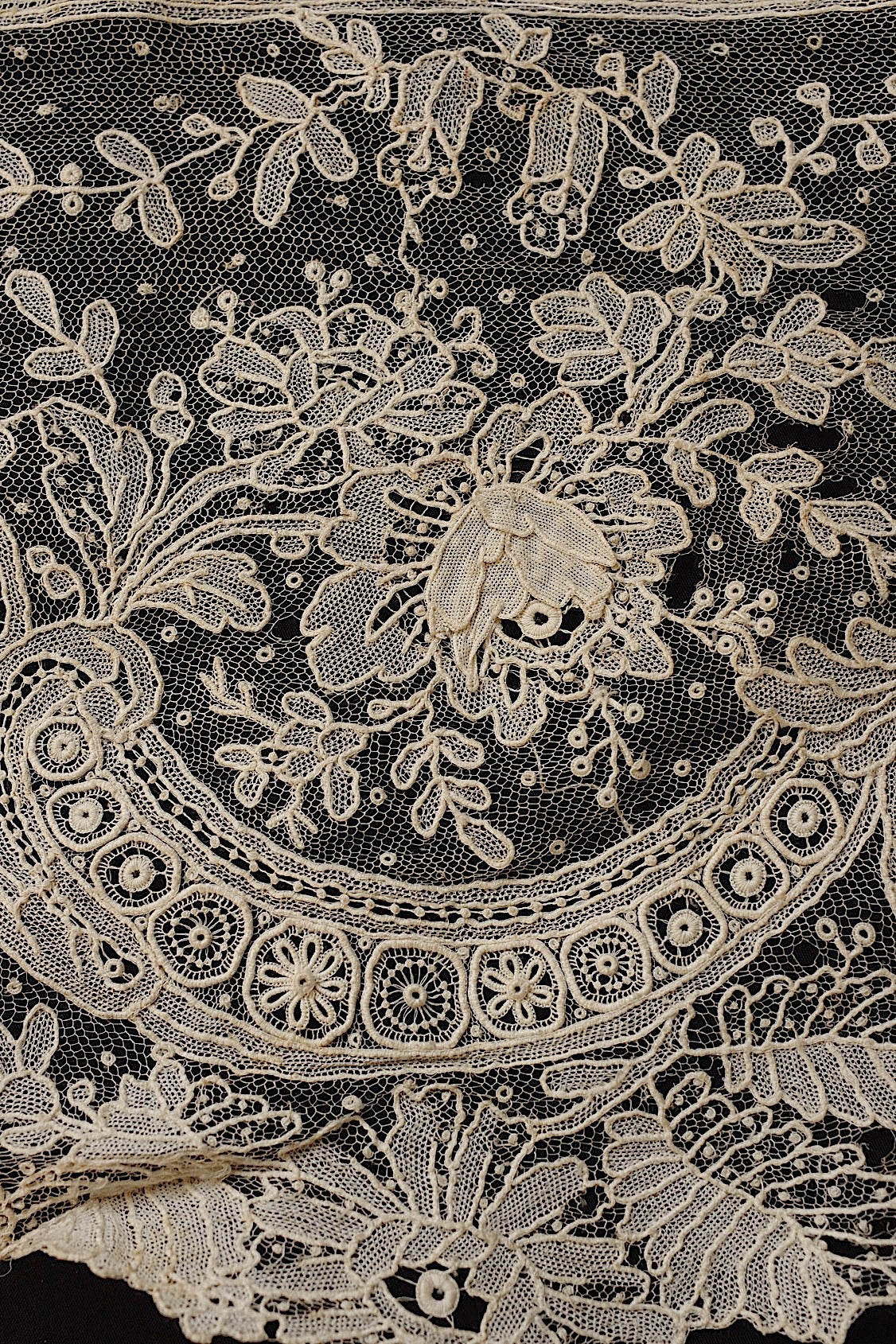 アンティークレース　dentelle ancienne 　ブリュクセルレース