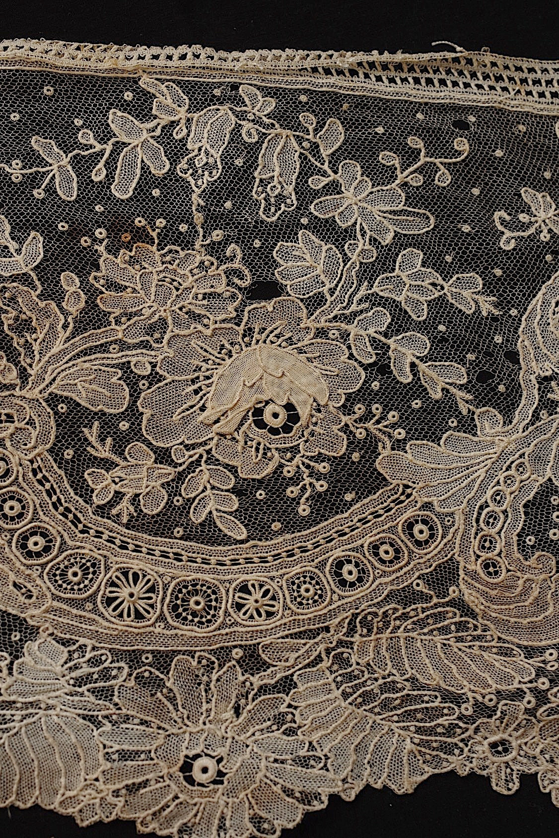 アンティークレース　dentelle ancienne 　ブリュクセルレース