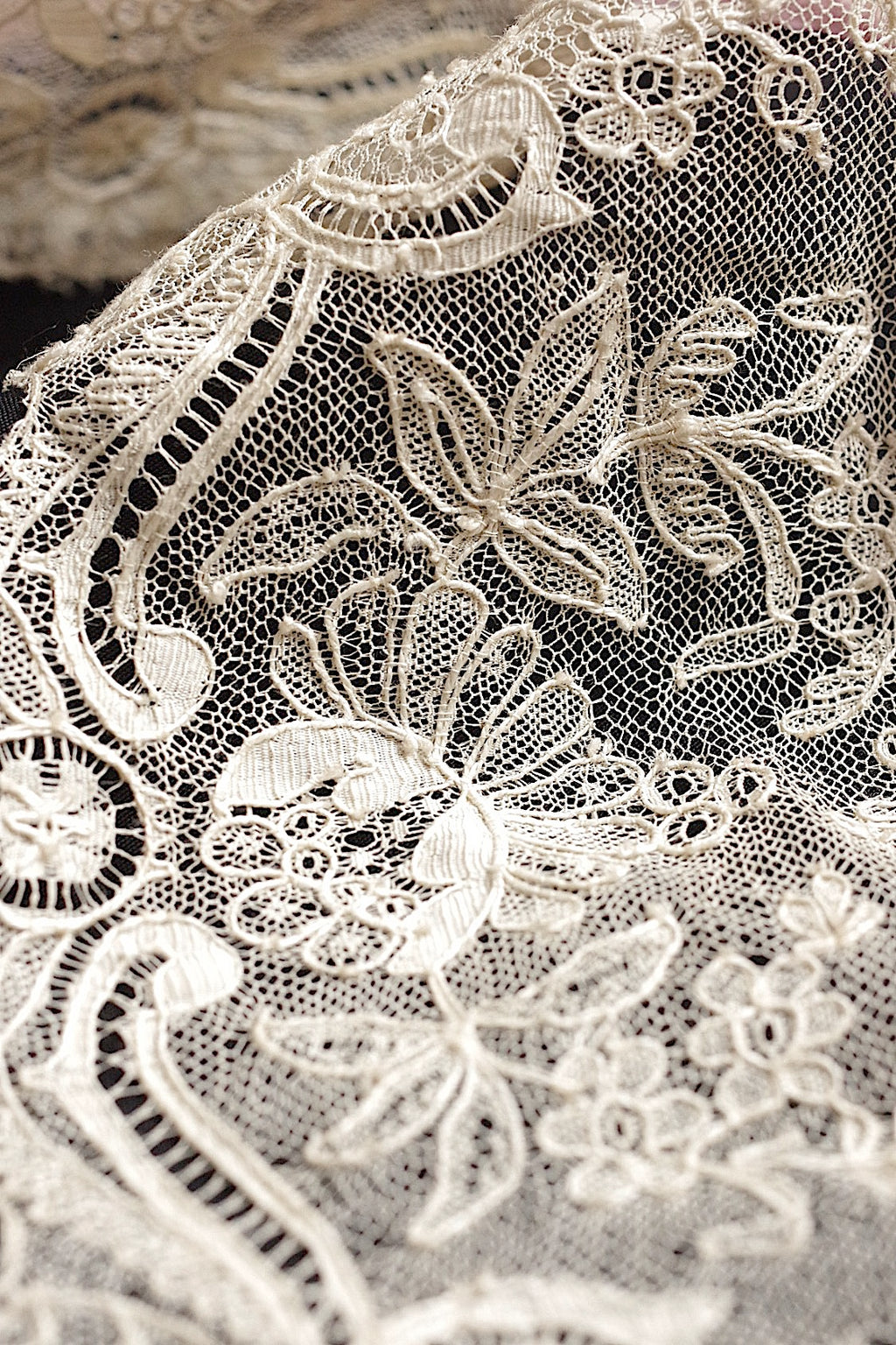 アンティークレース　dentelle ancienne 132cm+140cm