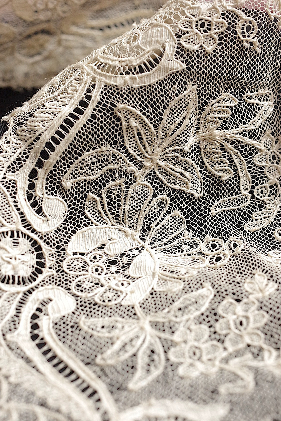 アンティークレース　dentelle ancienne 132cm+140cm