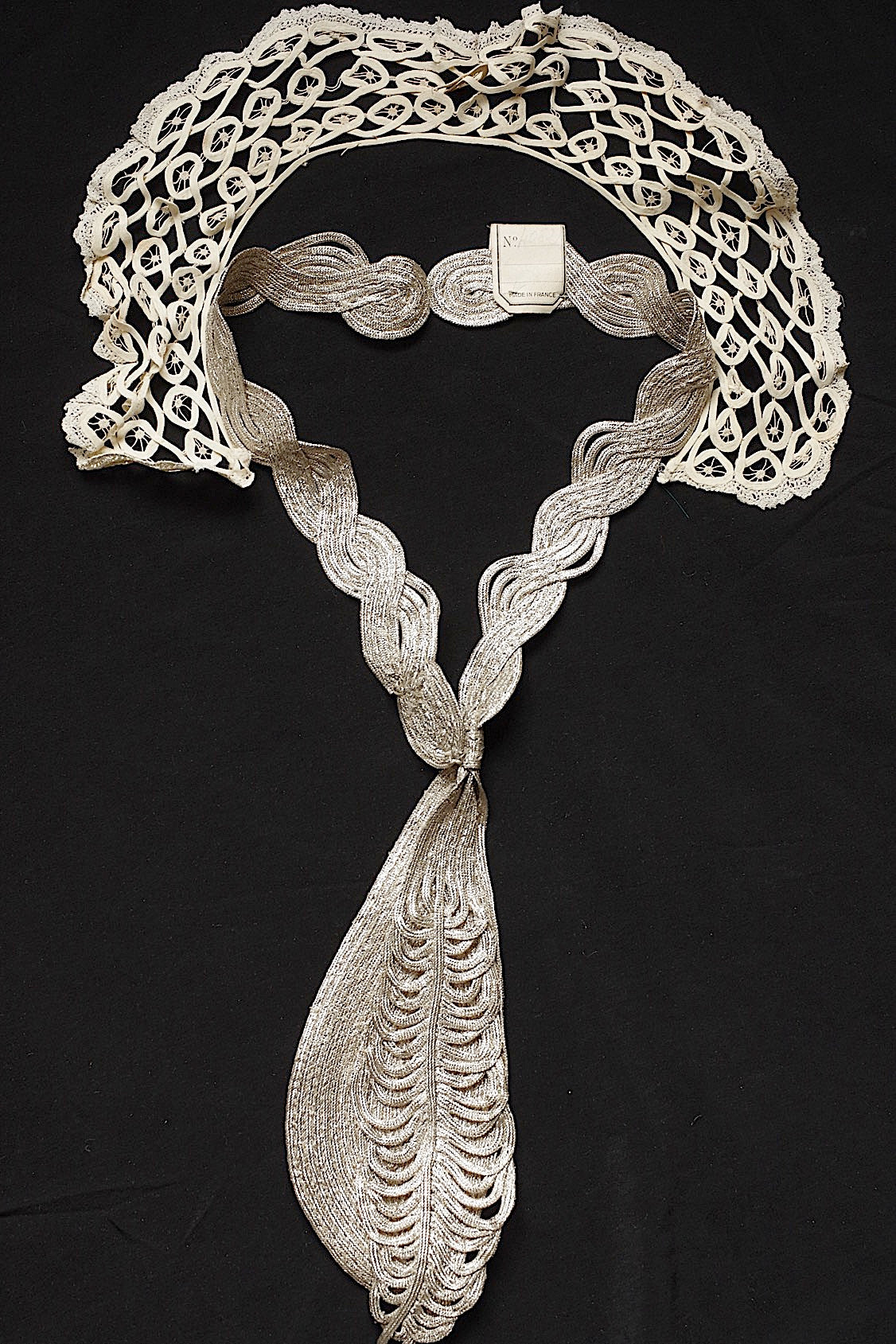 アンティークレース　dentelle ancienne 襟　タイ