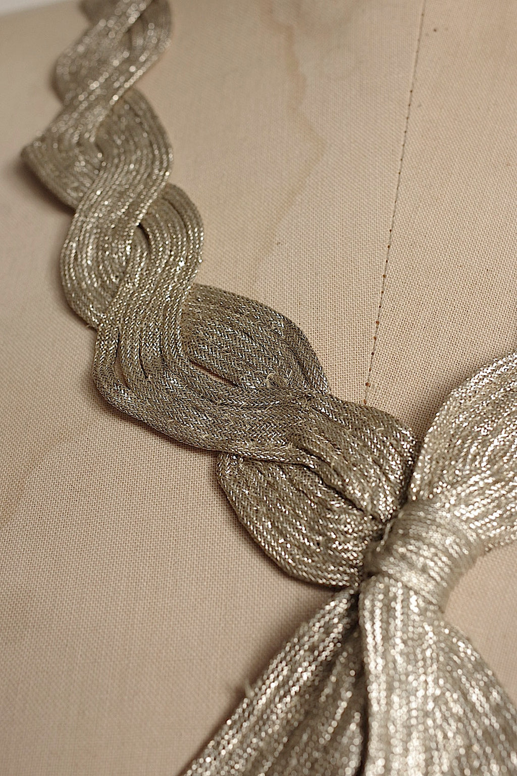 アンティークレース　dentelle ancienne 襟　タイ