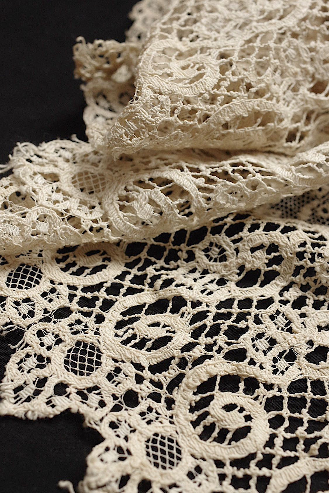 アンティークレース　dentelle ancienne ２種