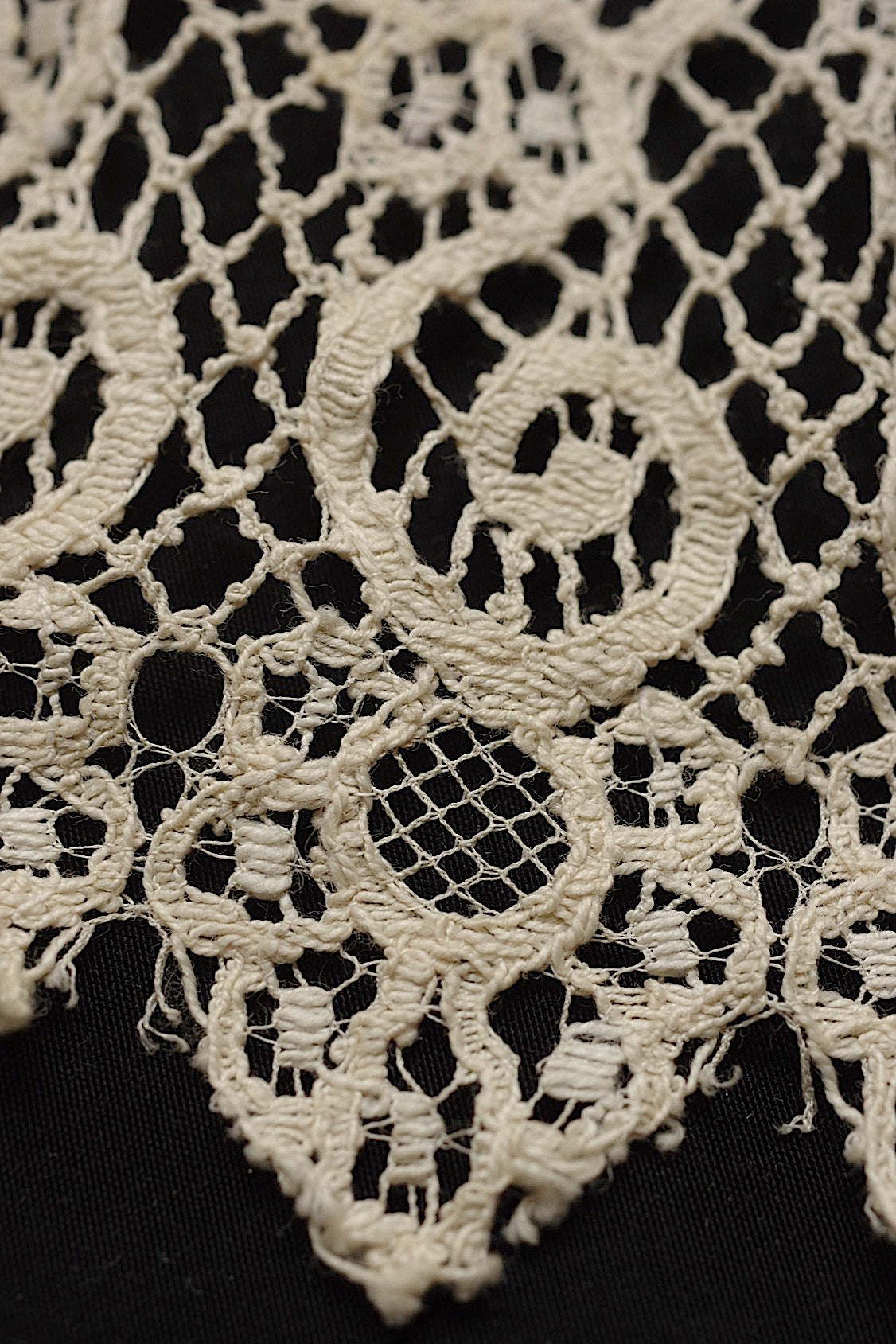 アンティークレース　dentelle ancienne ２種