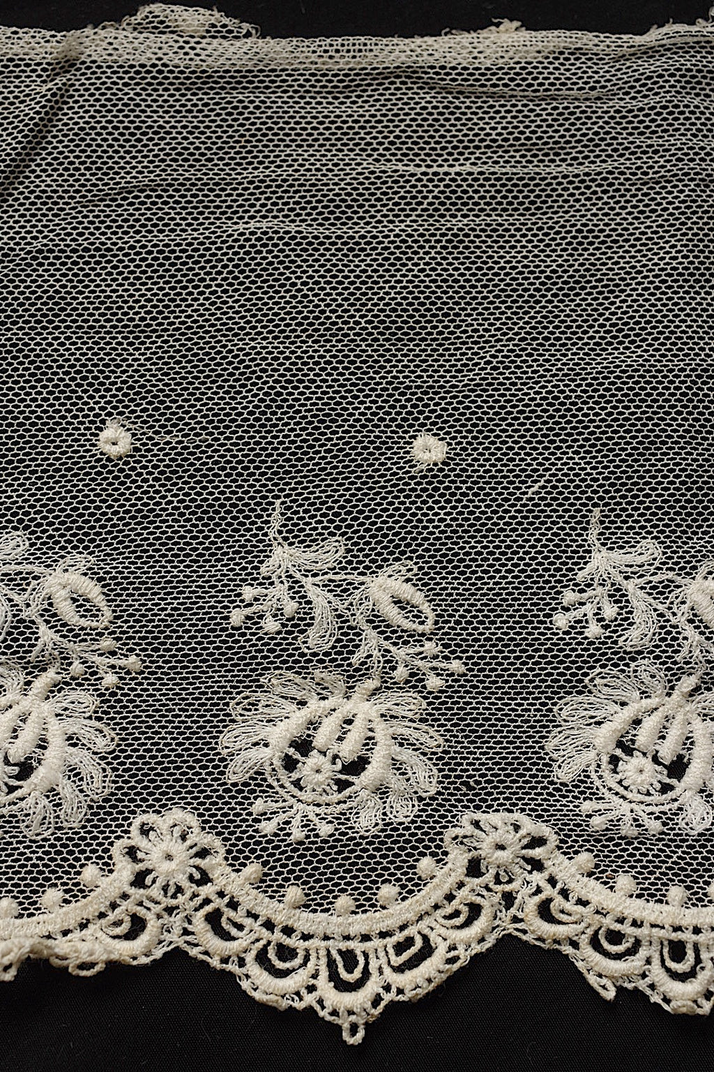 アンティークレース　dentelle ancienne ２種