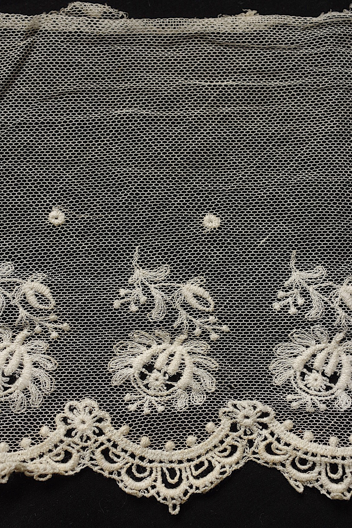 アンティークレース　dentelle ancienne ２種