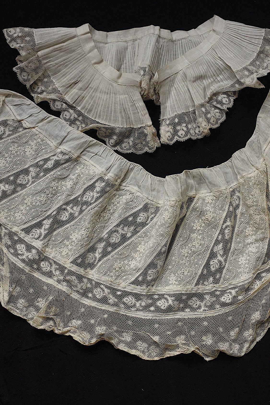 アンティークレース　dentelle ancienne　プリーツ　刺繍