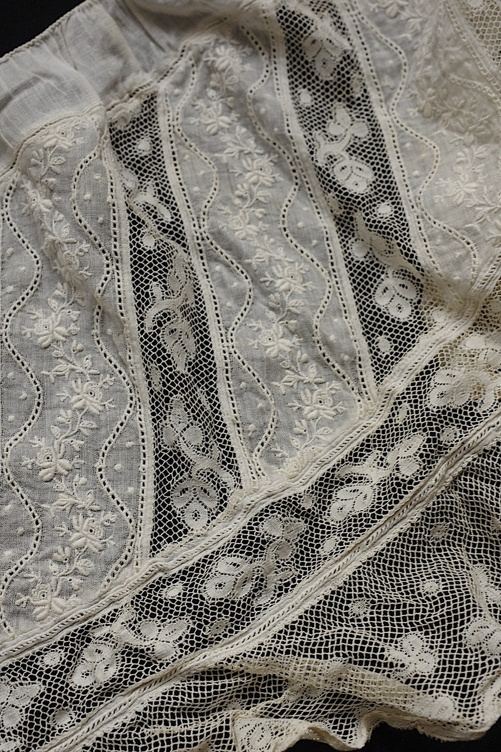 アンティークレース　dentelle ancienne　プリーツ　刺繍