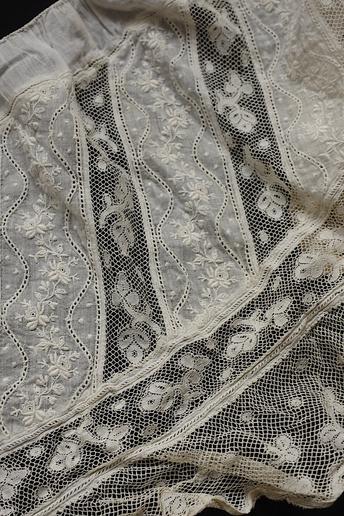 アンティークレース　dentelle ancienne　プリーツ　刺繍