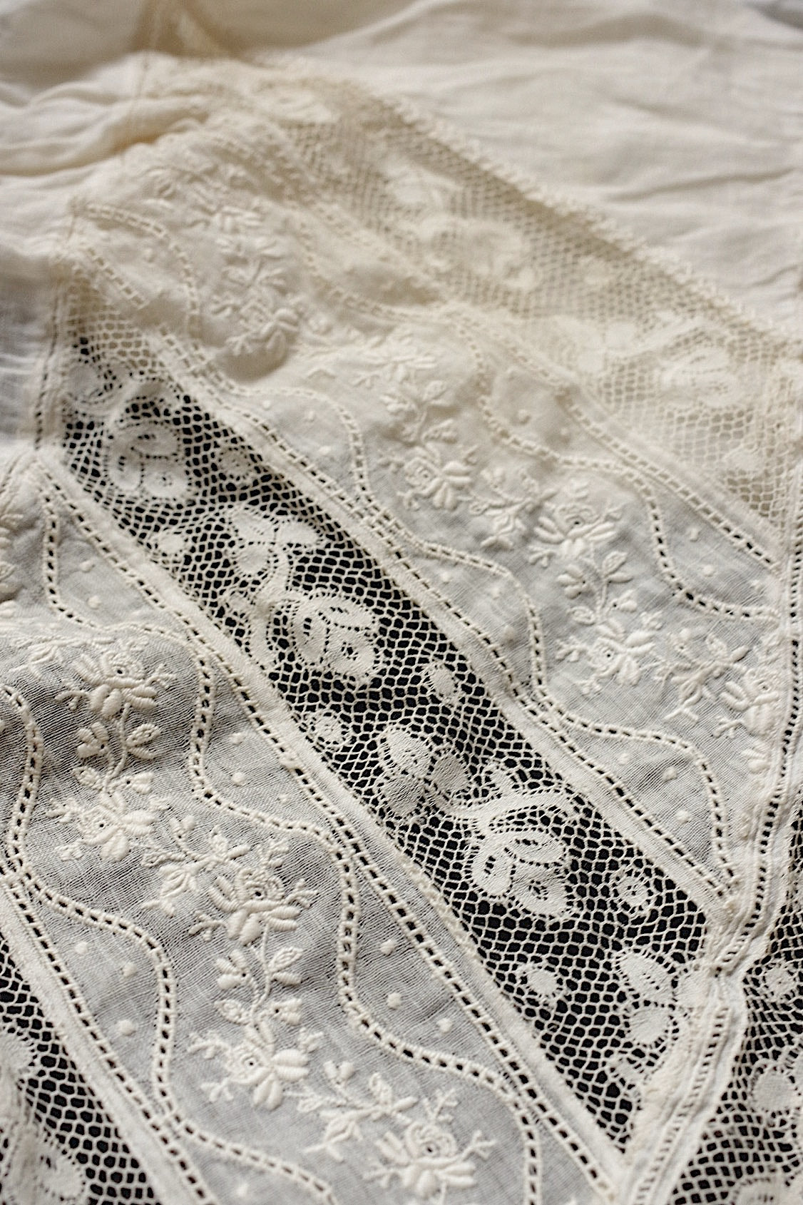 アンティークレース　dentelle ancienne　プリーツ　刺繍