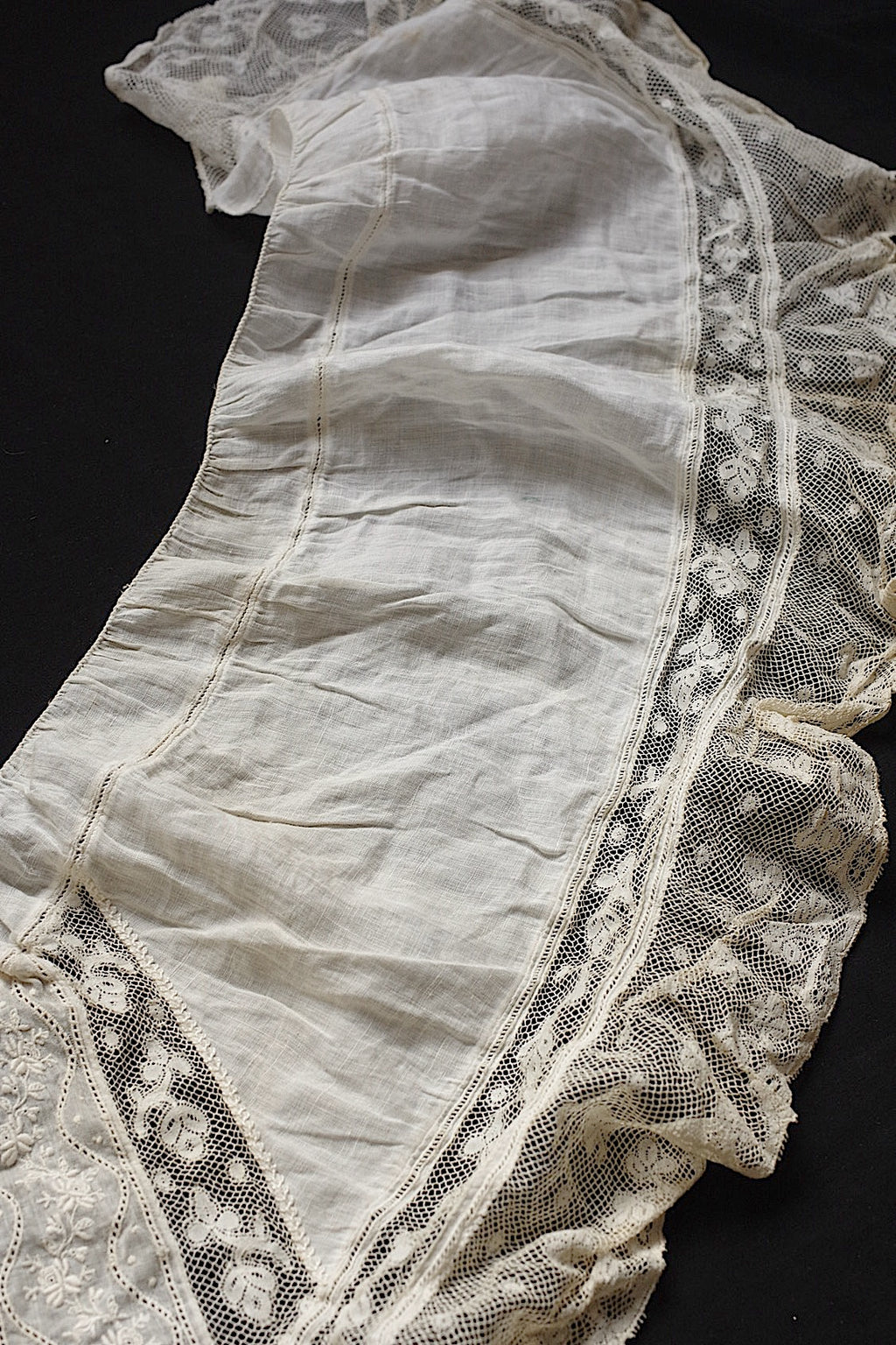 アンティークレース　dentelle ancienne　プリーツ　刺繍