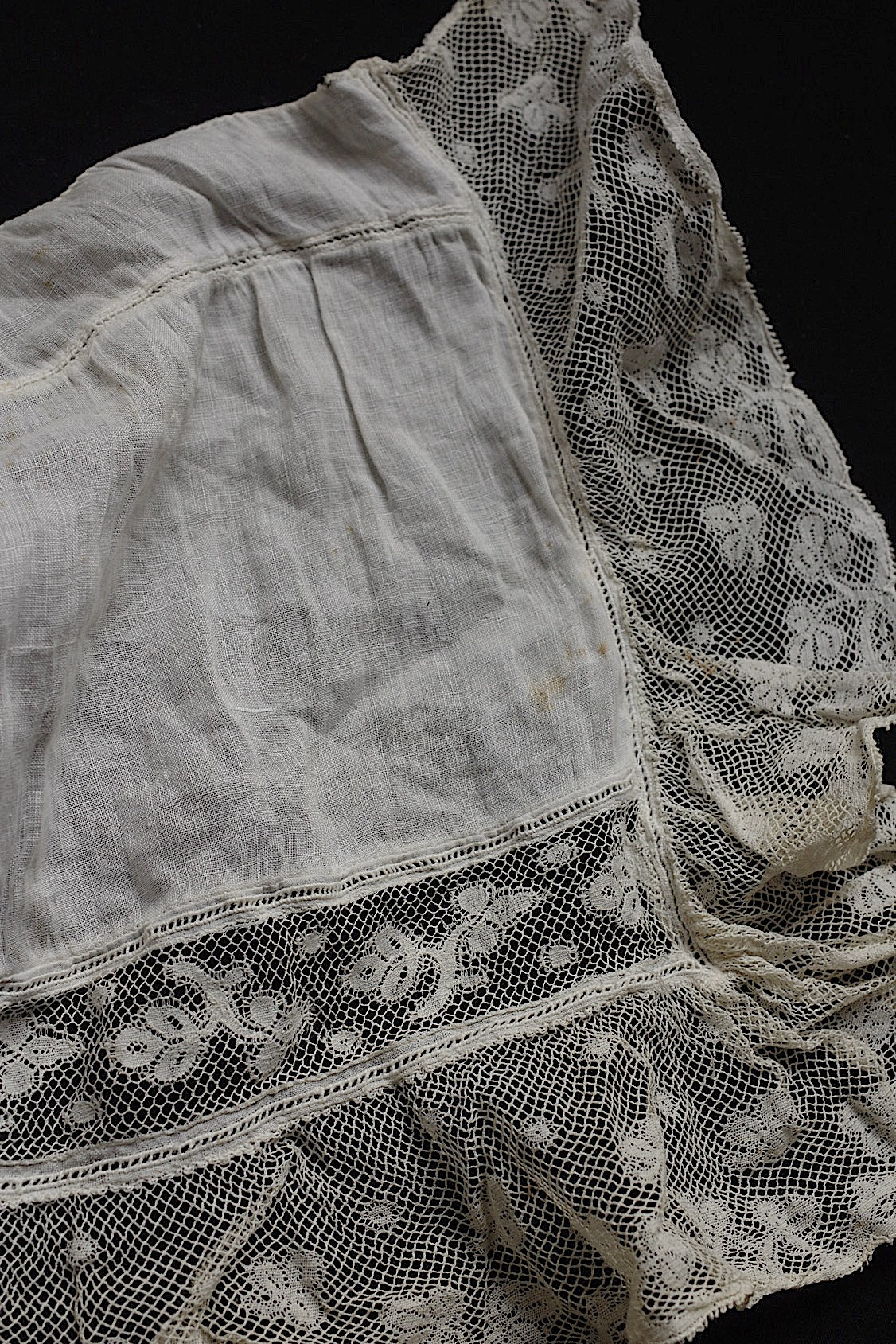 アンティークレース　dentelle ancienne　プリーツ　刺繍