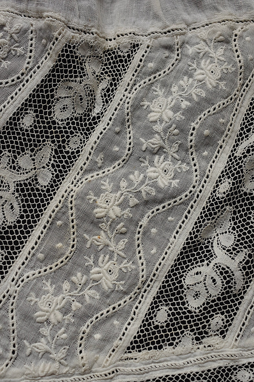 アンティークレース　dentelle ancienne　プリーツ　刺繍