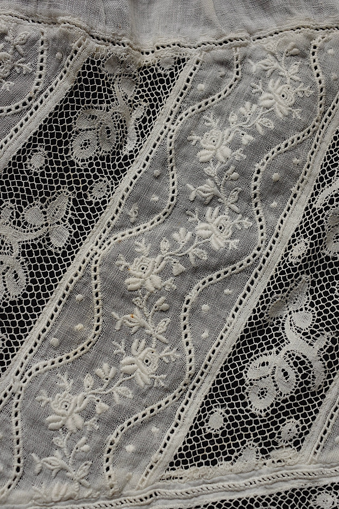 アンティークレース　dentelle ancienne　プリーツ　刺繍