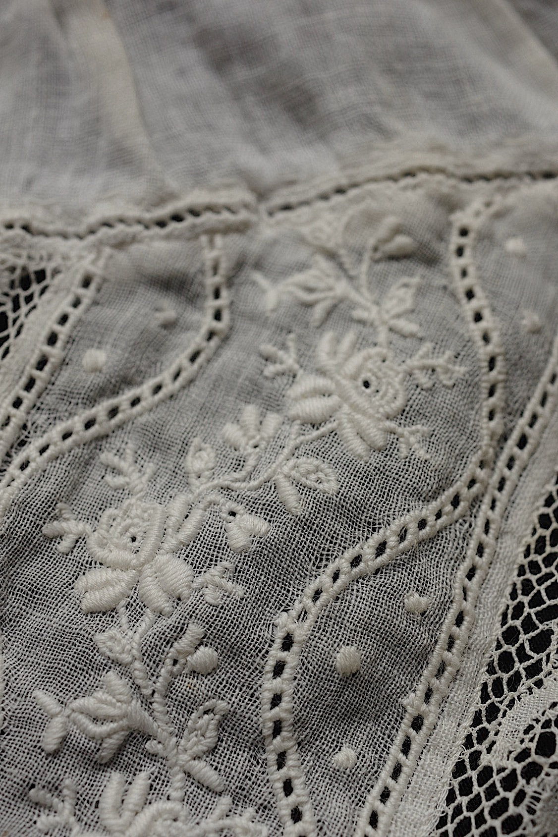 アンティークレース　dentelle ancienne　プリーツ　刺繍