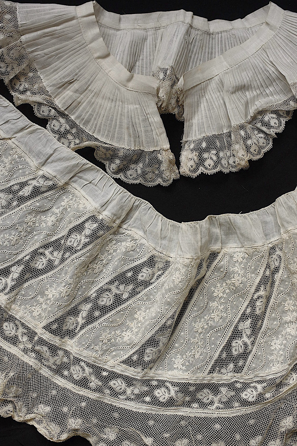 アンティークレース　dentelle ancienne　プリーツ　刺繍