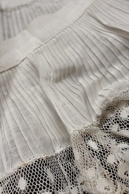 アンティークレース　dentelle ancienne　プリーツ　刺繍