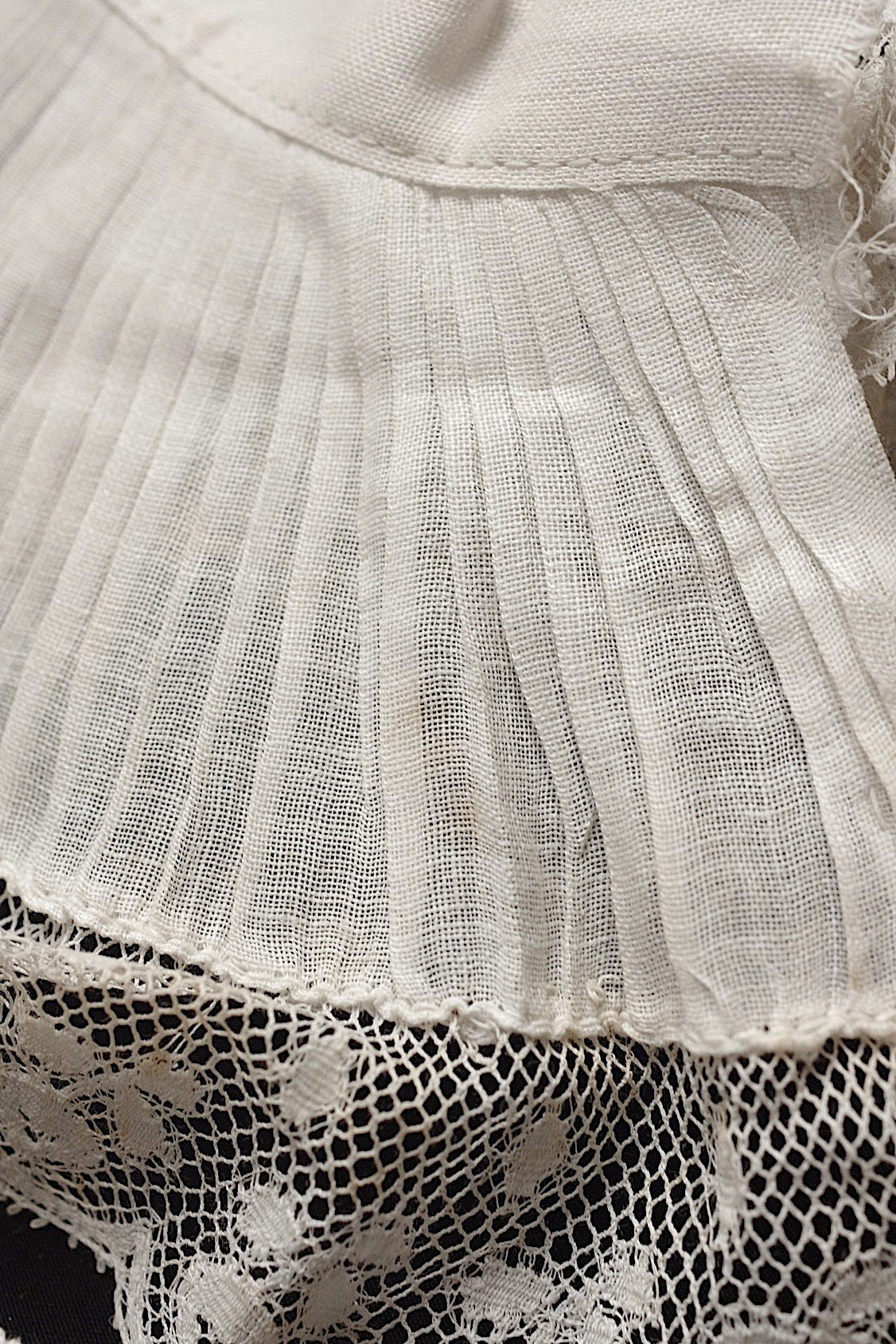 アンティークレース　dentelle ancienne　プリーツ　刺繍