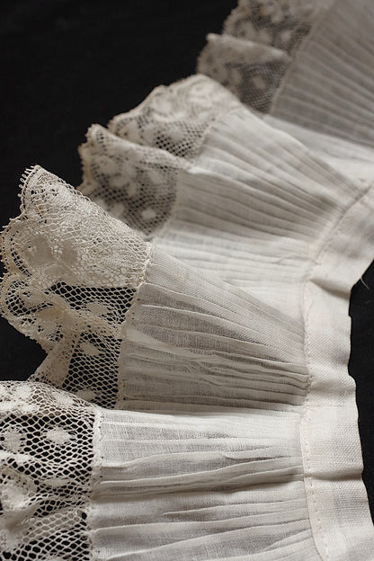 アンティークレース　dentelle ancienne　プリーツ　刺繍