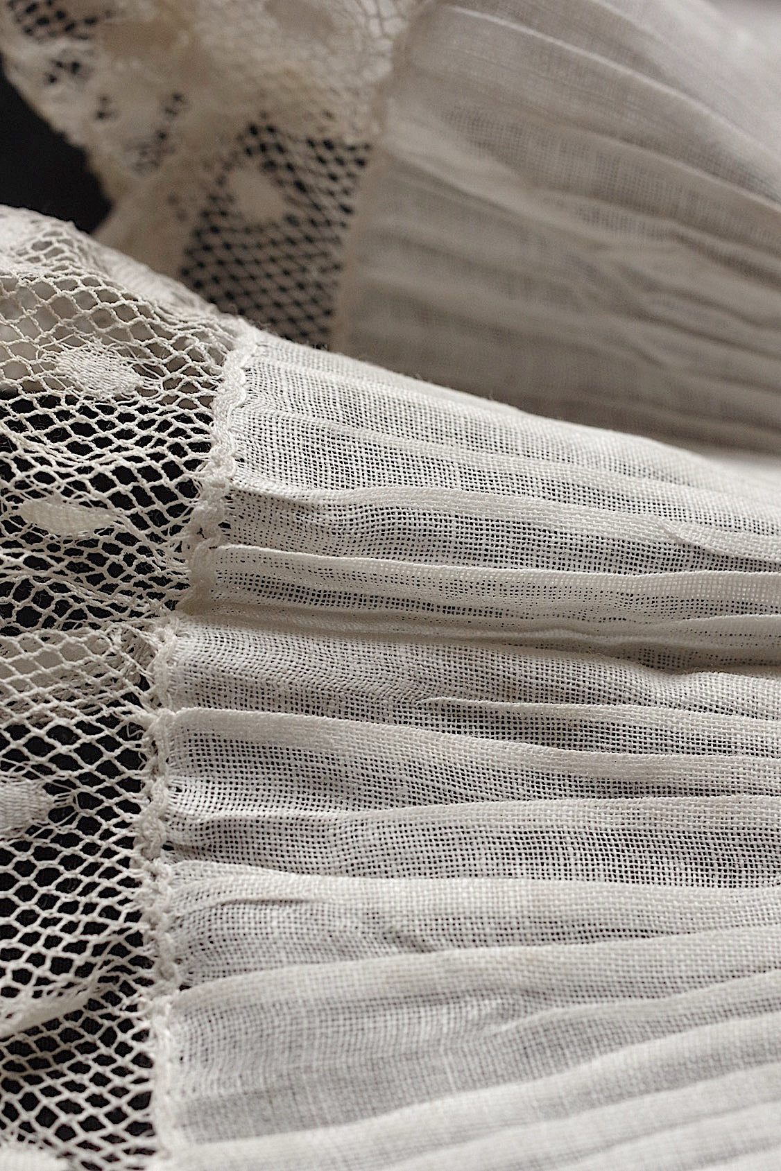 アンティークレース　dentelle ancienne　プリーツ　刺繍