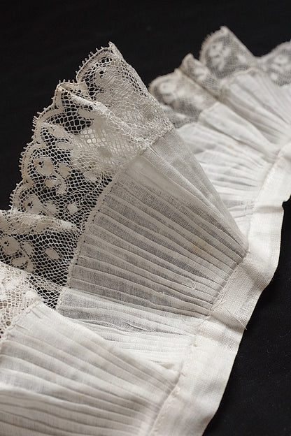 アンティークレース　dentelle ancienne　プリーツ　刺繍