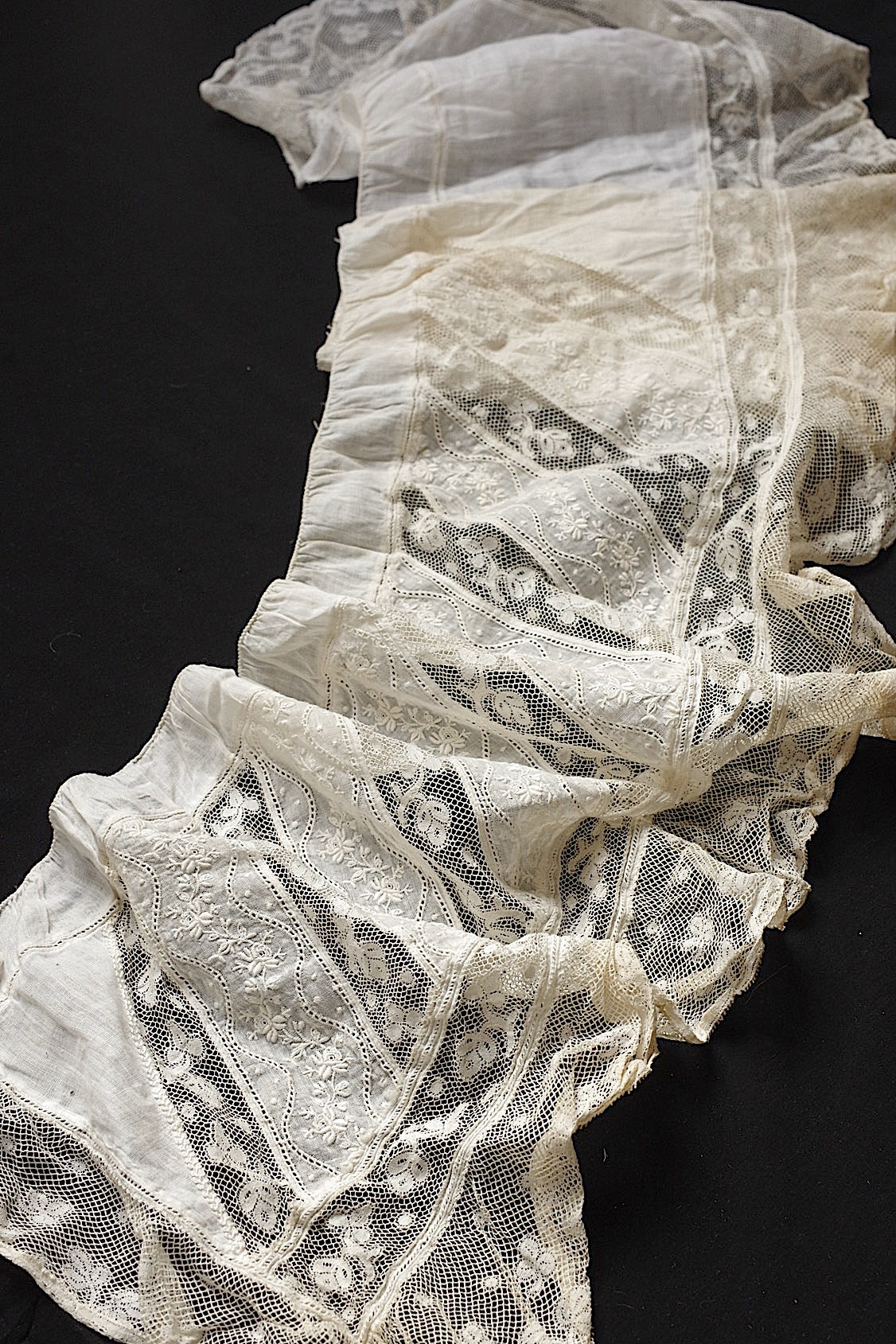 アンティークレース　dentelle ancienne　プリーツ　刺繍