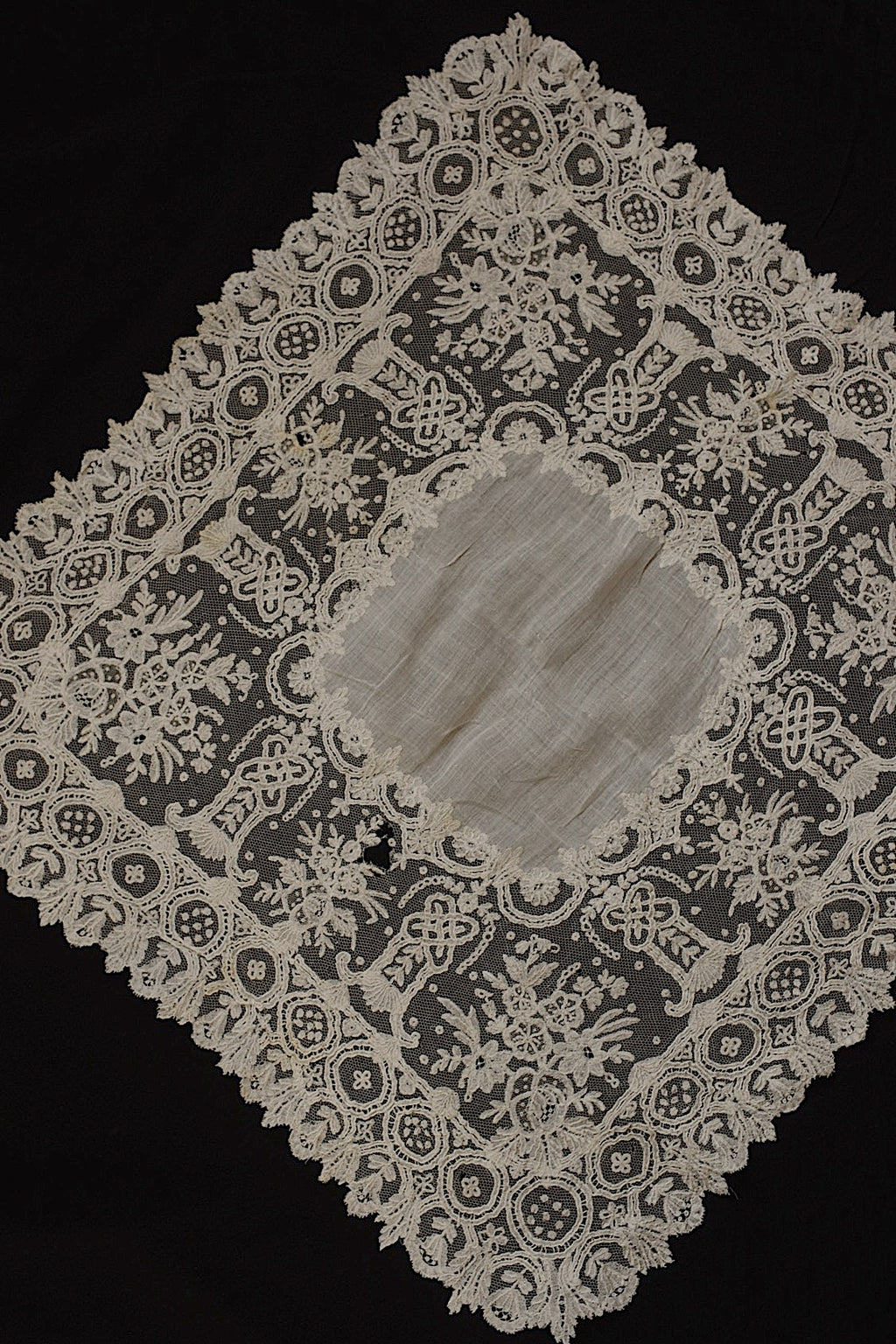 Mouchoir ancien en dentelle dentelle ancinne