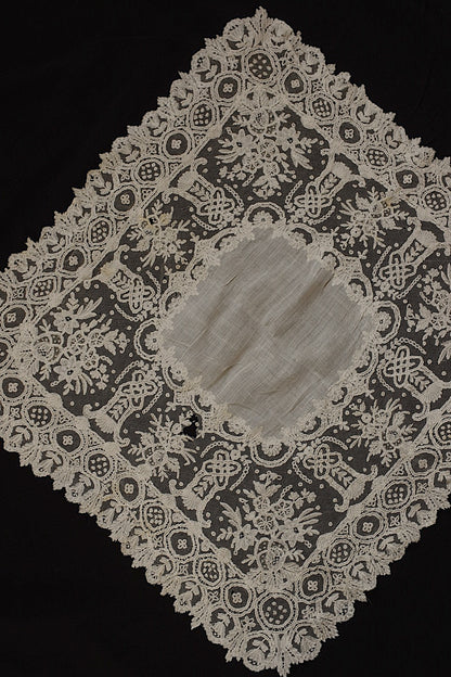 アンティークレース　dentelle ancinne ハンカチ