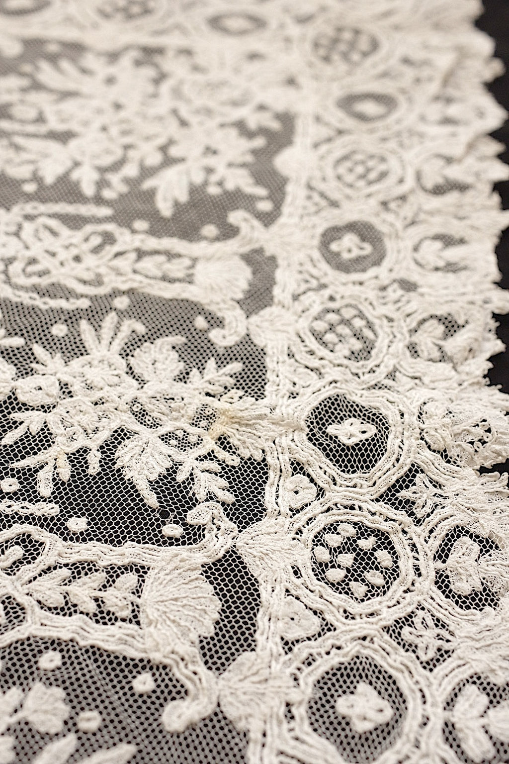 Mouchoir ancien en dentelle dentelle ancinne