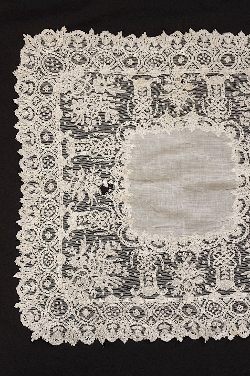 Mouchoir ancien en dentelle dentelle ancinne