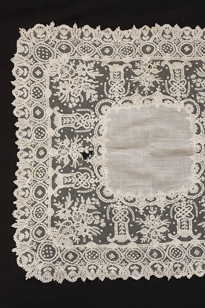 アンティークレース　dentelle ancinne ハンカチ