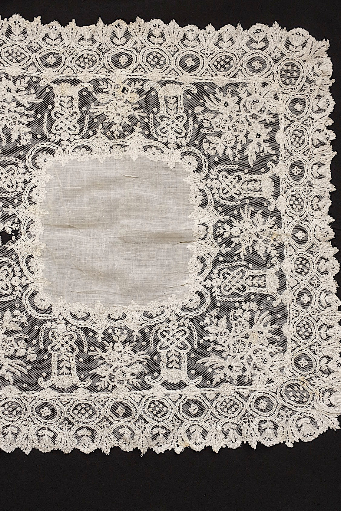 アンティークレース　dentelle ancinne ハンカチ