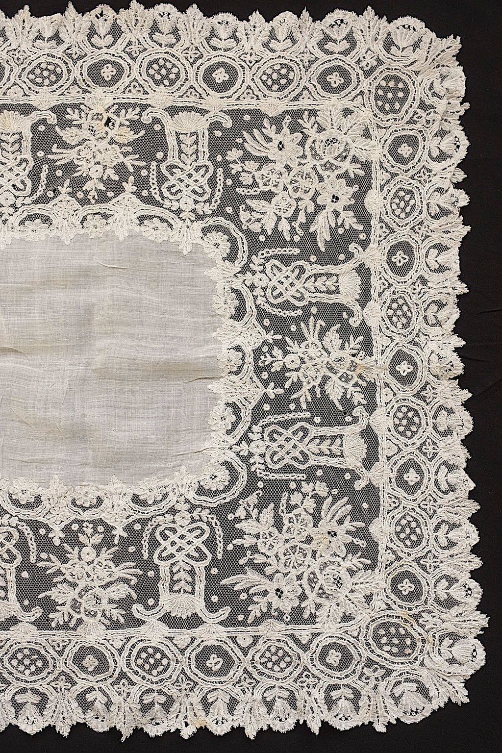 Mouchoir ancien en dentelle dentelle ancinne